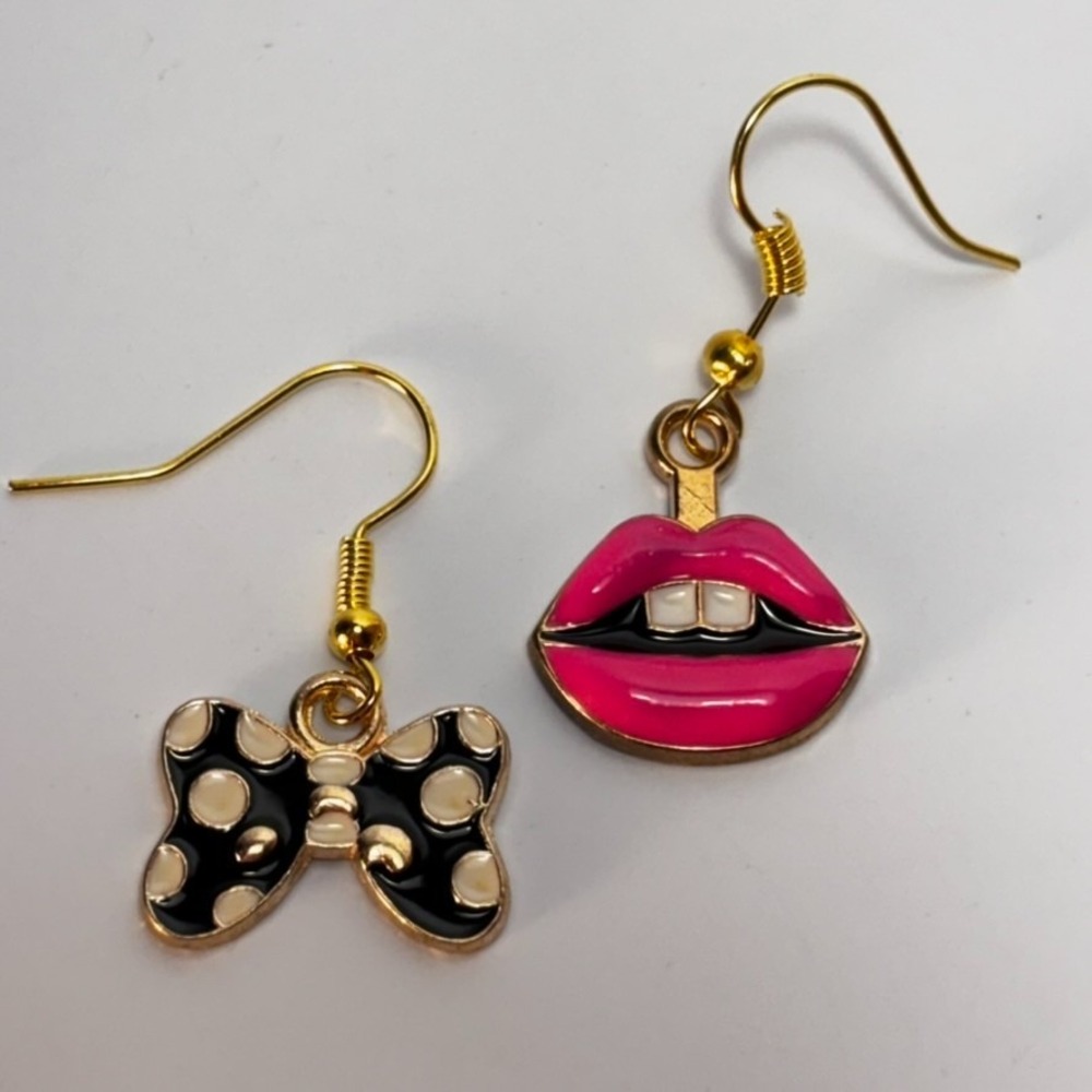 Dangle Earrings Gold Pink‎ Black Mismatched Bow Lips Enamel Drop Novelty